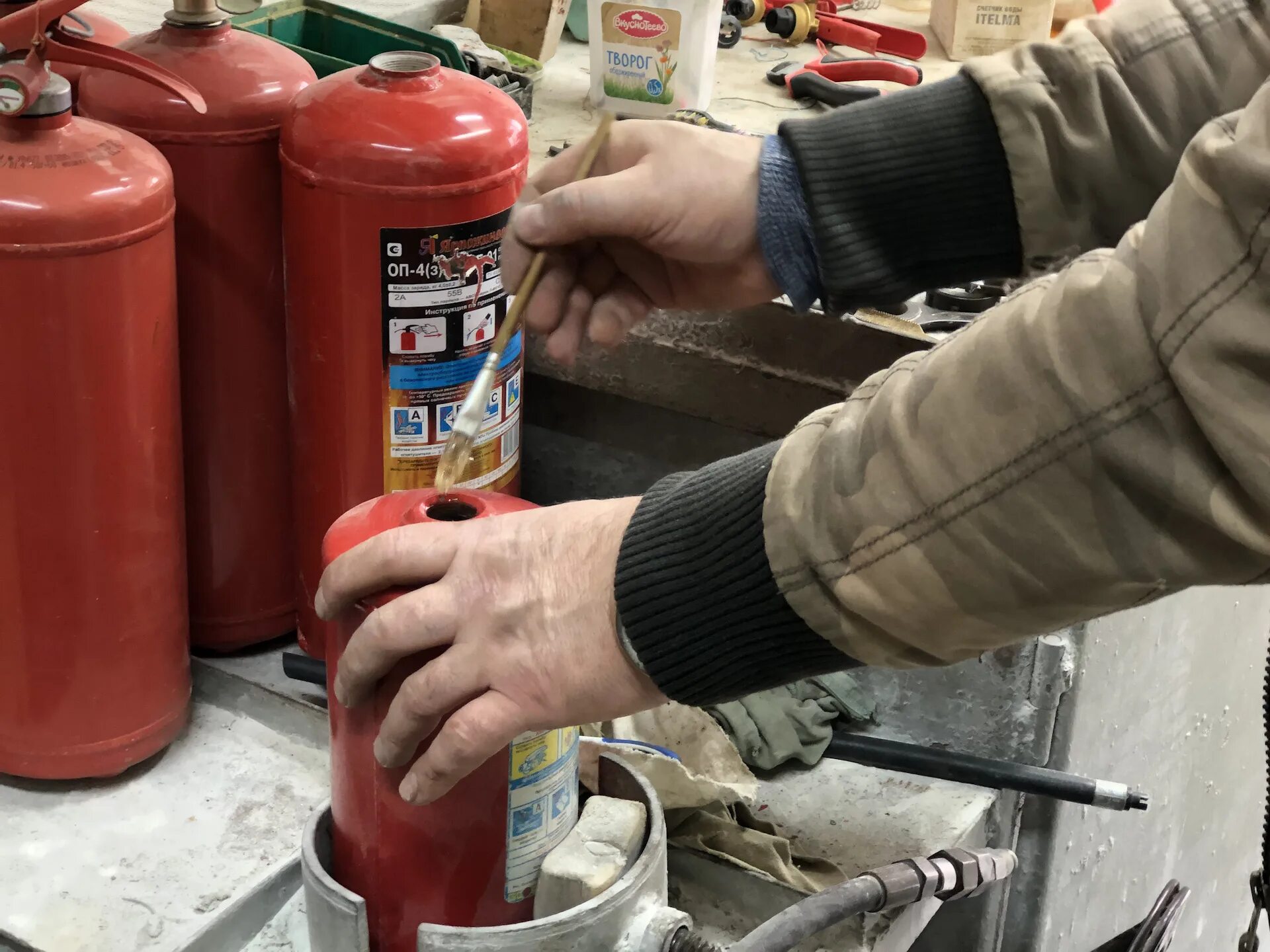 Лом огнетушителей. Утилизация огнетушителей таганрог. Куда сдать огнетушитель. Лом огнетушителей. Куда сдать огнетушитель.