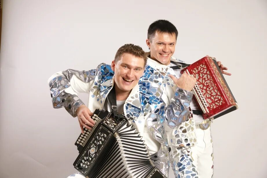 Дуэт мастеров. Шоу дуэт мастер класс вологда. Дуэт мастеров. Блоггер баянист. Баянист.