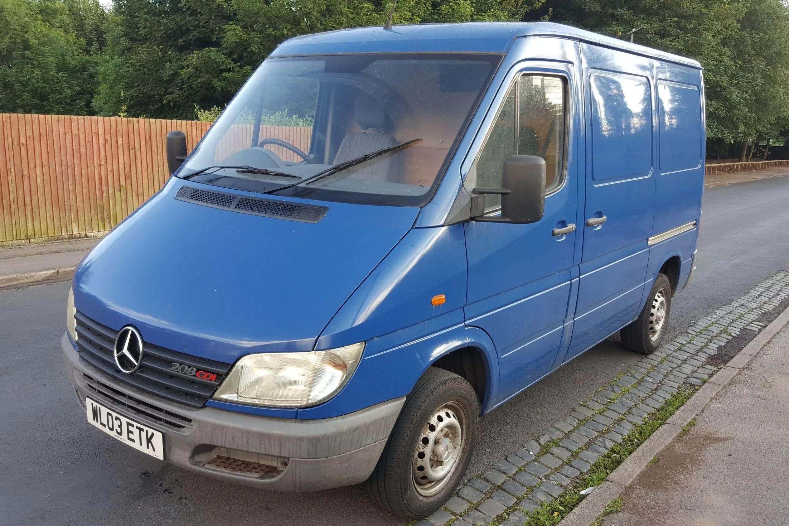 Мерседес бенц спринтер 208d. Мерседес clk w208. Мерседес clk 208. Mercedes-benz w208. Мерседес 208.