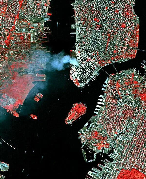Маска где будет финал после теракта. Нью Йорк из космоса 11 сентября 2001. Мемориал 11 сентября в Нью-Йорке CJ cgenybrf. 11 Сентября Нью-Йорк башни. Спутник фото.
