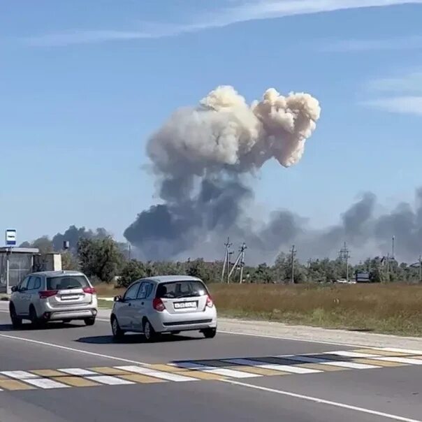 Бомбежка крыма. Взрывы в новофёдоровке. Взрыв на военном аэродроме в Крыму.