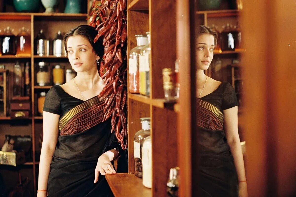 Pin on Aishwarya Movies Halloween face makeup, Halloween face, Carnival face pai