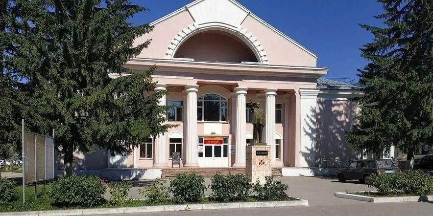 Улица ленина бердск. Ленина 31 бердск. Ленина, 29. Новосибирская область, бердск, ул. Лужский молочный комбинат ленинградское ш.