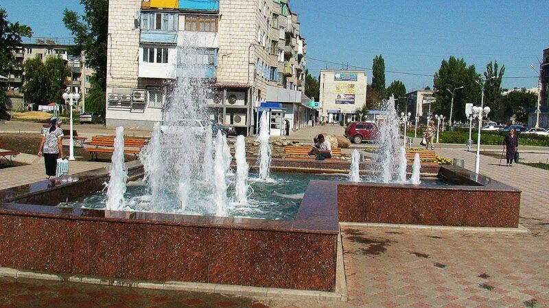 Михайловск волгоградская область. Город Михайловка Волгоградская область. Фонтан Михайловка Волгоградской области. Михайловка Волгоградская область численность населения. Площадь Михайловки Волгоградской области.