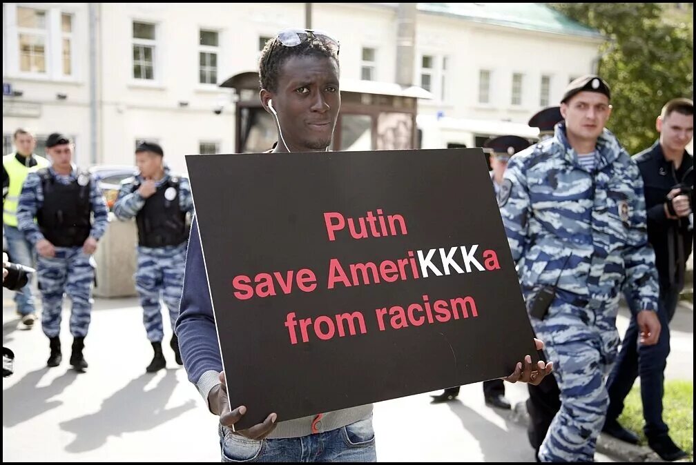 Белый расист из сша. Современный расизм. Белый расист из сша. Расизм. Флаг конфедерации сша расизм.