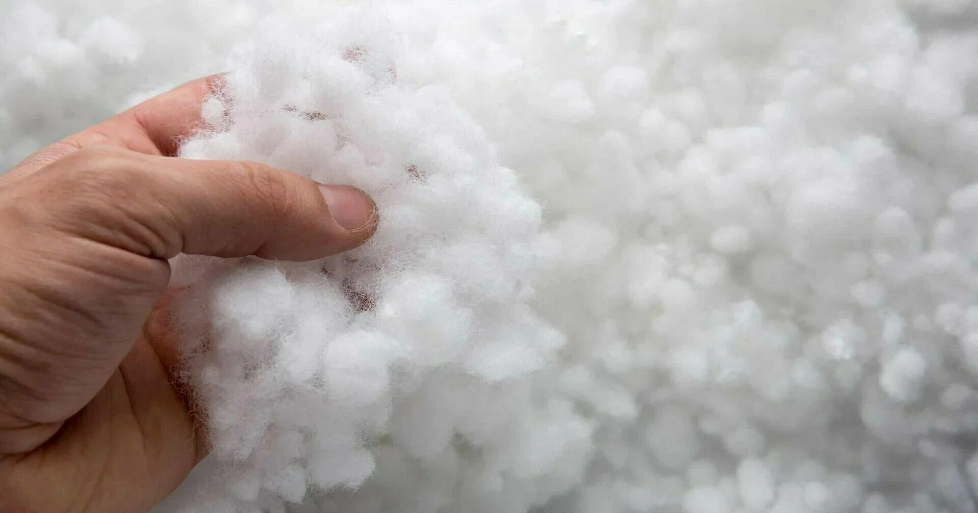 синтетический наполнитель в куртке. наполнитель для зимней одежды. холлофайбер, изософт, тинсулейт,. тинсулейт утеплитель. наполнитель лебяжий пух искусственный.