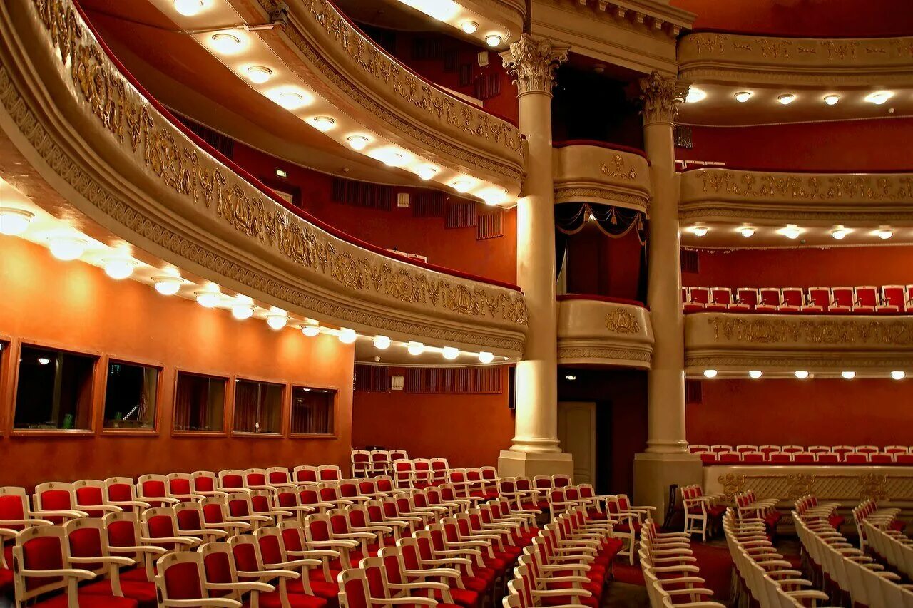 Opera and ballet theatre