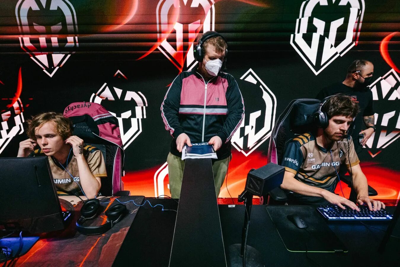 Gaimin gladiators team. Дурачье лима мажор. gaimin gladiators. дурачьё гейминг гладиатор. gaming gladiators lima major.