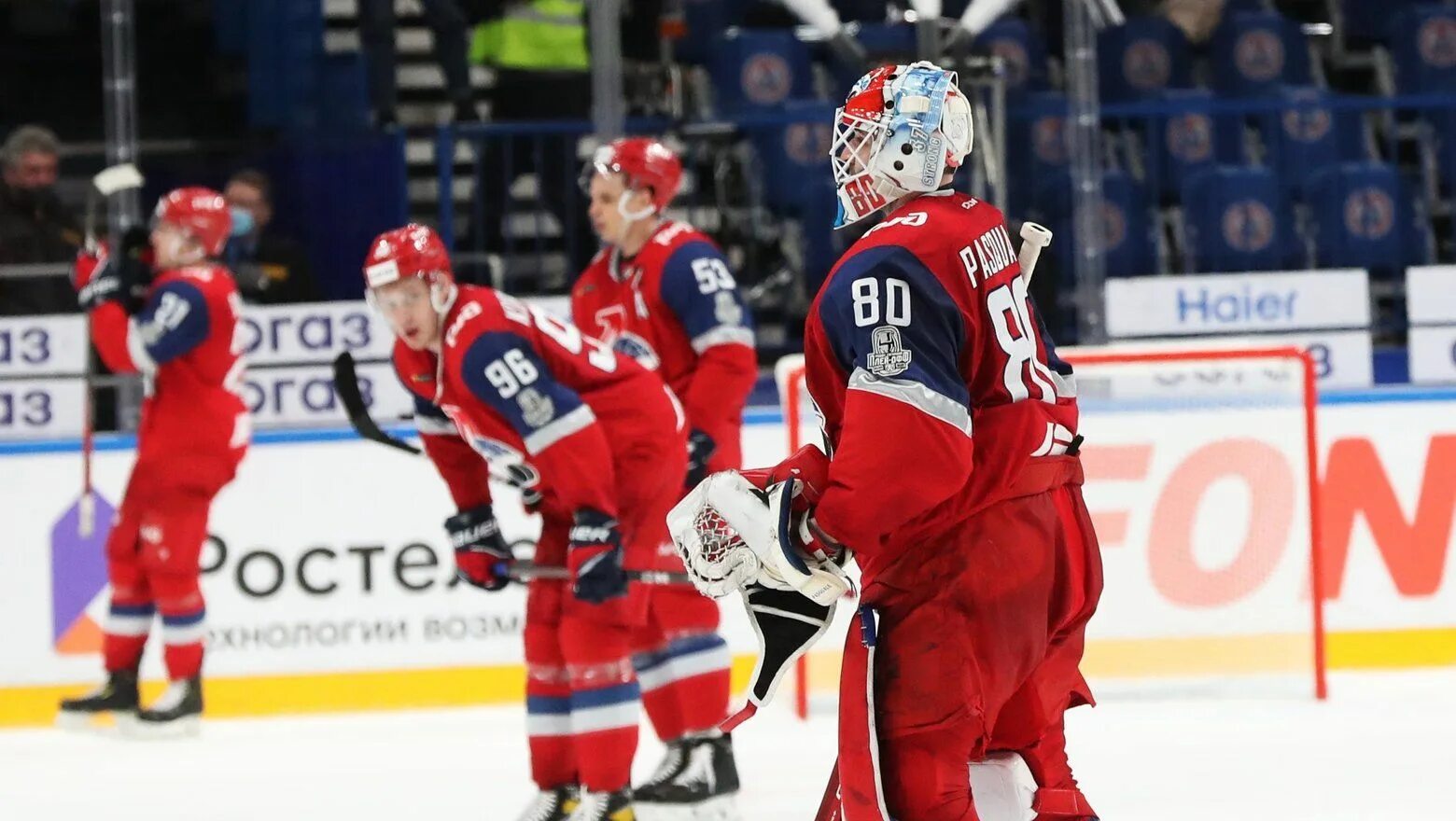 Ярославль хоккейная команда. Хоккей автомобилист – локомотив. Локомотив ярославль. Хоккей кхл локомотив ярославль. Кхл локомотив ярославль.