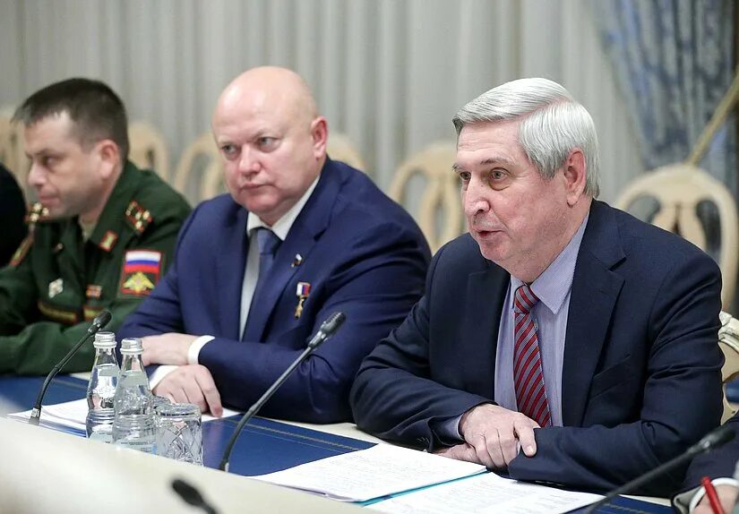 Андрей картаполов генерал. Андрей валериевич картаполов. Замминистра обороны андрей картаполов. Президент вр. Генерал заварзин.