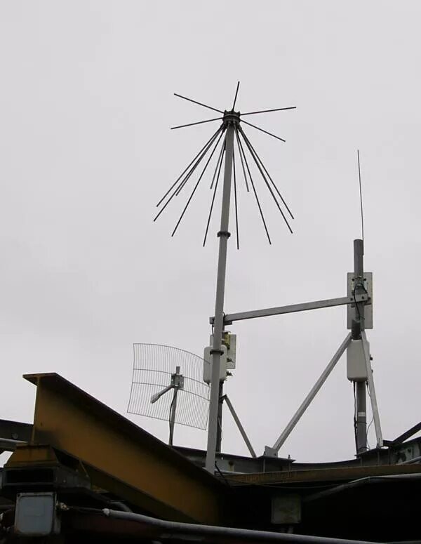 210 мгц. Разветвитель av сигнала схема. Уэим-20-300. Передатчик на 27 мгц с кварцем схема. График ксв на 27 мгц.