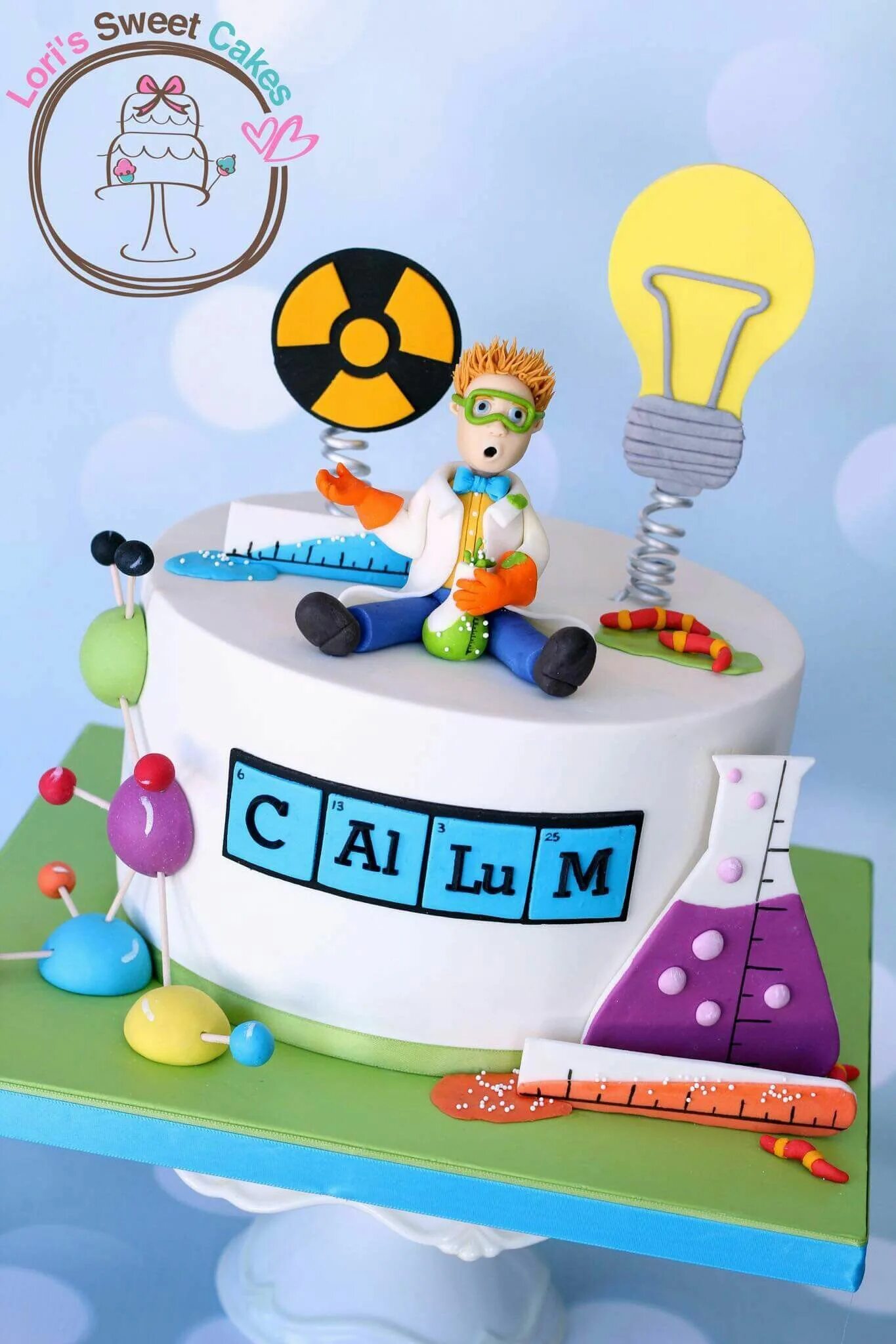 С днем рождения химику. Торт для химика. Торт лаборатория. Торт на день химика. Украшение торта для химика.