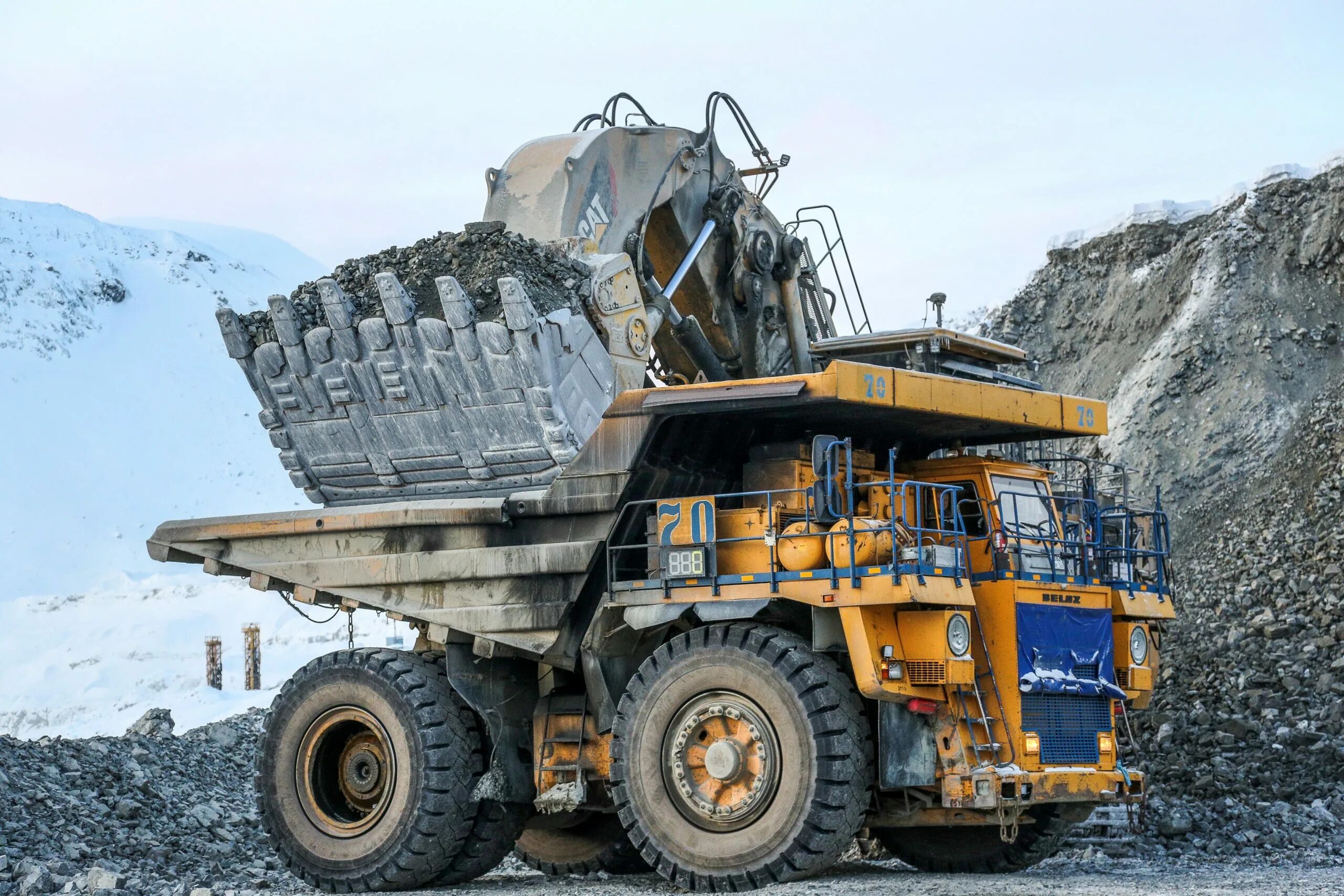 Белаз-7520. Белаз-75710. Машины работающие в карьерах. Машины работающие в карьерах. Карьерный самосвал etf mt-240.