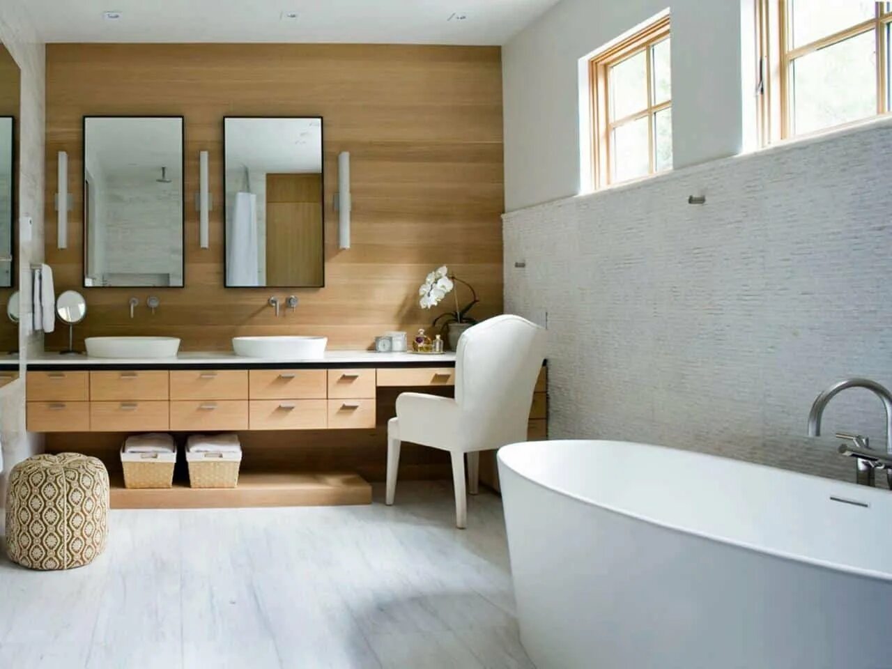 Мебель для ванны дуб. Ванная интерьер. Дизайн интерьера ванной комнаты. Ванная с деревянной отделкой. Ванная комната с деревом.