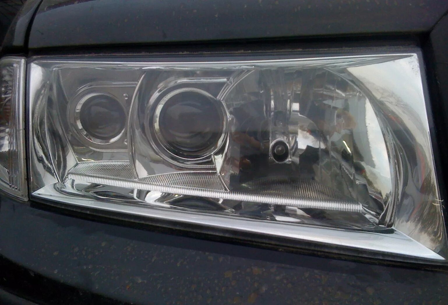 Фары laurin klement октавия тур. Линзы в фары шкода октавия тур а4. Skoda octavia a5 черные фары. Фары hella skoda octavia tour. Шкода фабия передние фары в черный.