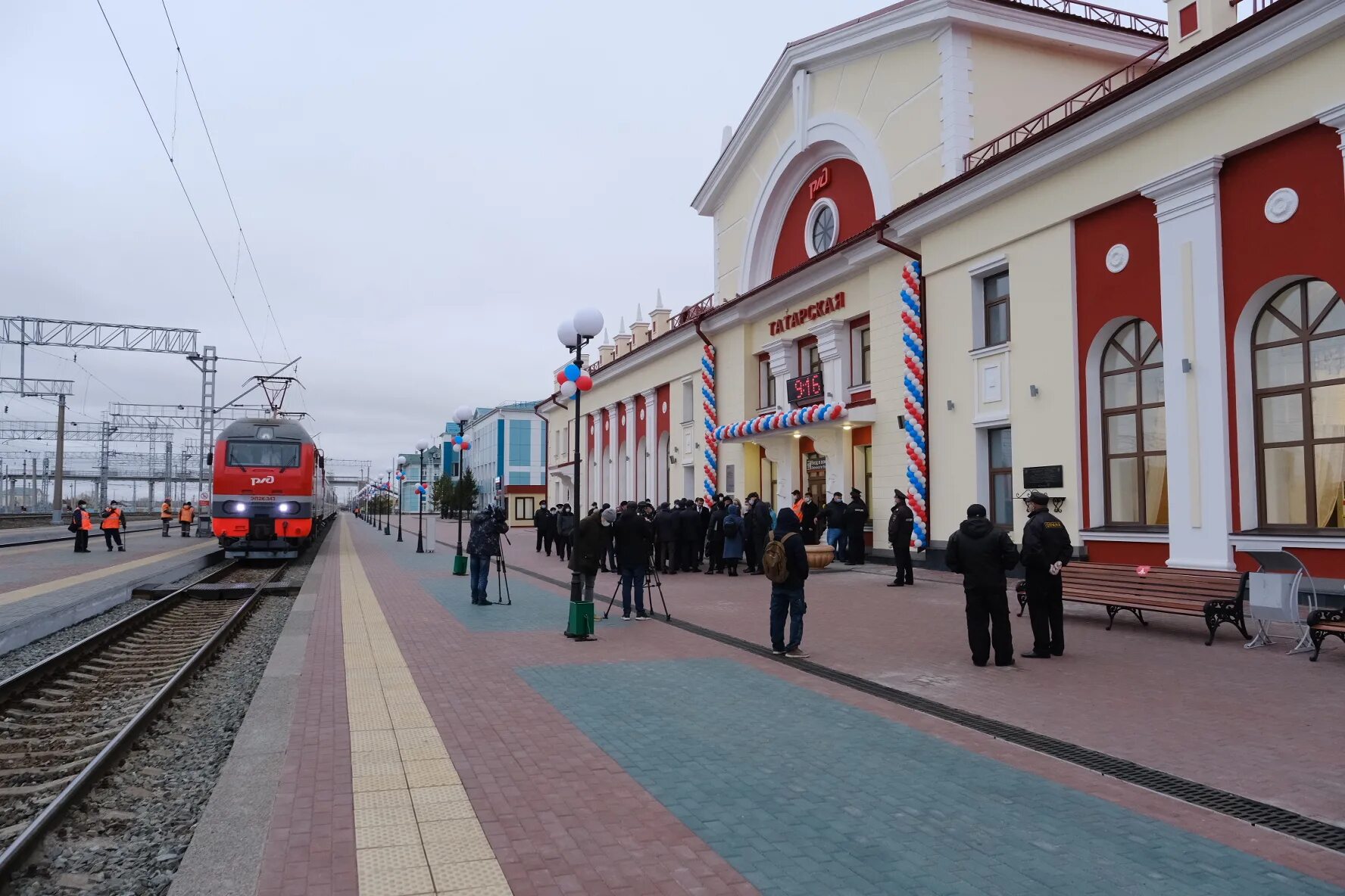 Татарск Новосибирская область вокзал. ЖД вокзал в Татарске Новосибирской области. Вокзал станция Татарская. Новый вокзал Татарск Новосибирская область. Вокзалы новосибирской области