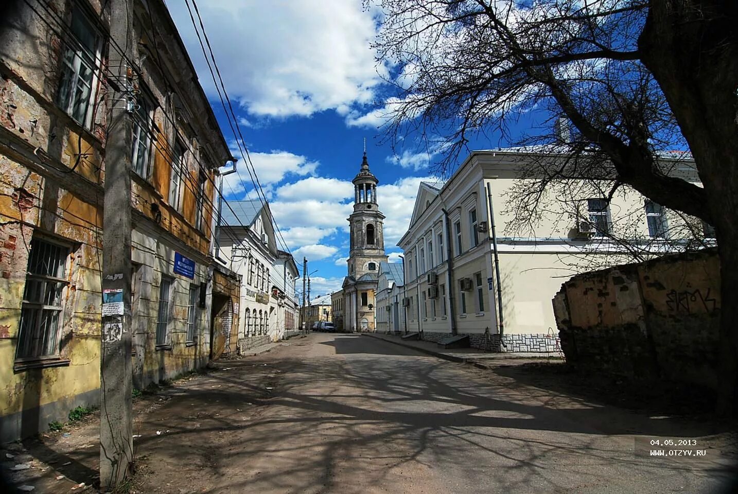 Некоторые провинциальные города в отличие от столицы. Провинциальный городок Торжок. Николо Торжок. Торжок дворы. Торжок Успенская улица.