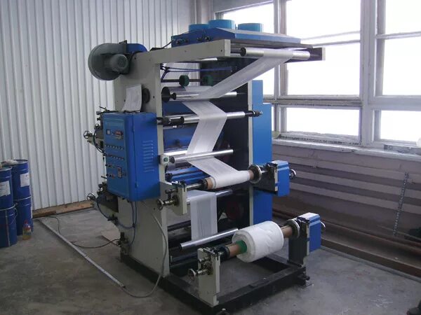 Станки полиэтилена. Станки полиэтилена. Станок флексопечати r950. Станок для производства полиэтиленовых мешков 1300*800 шов 2300. Станки полиэтилена.