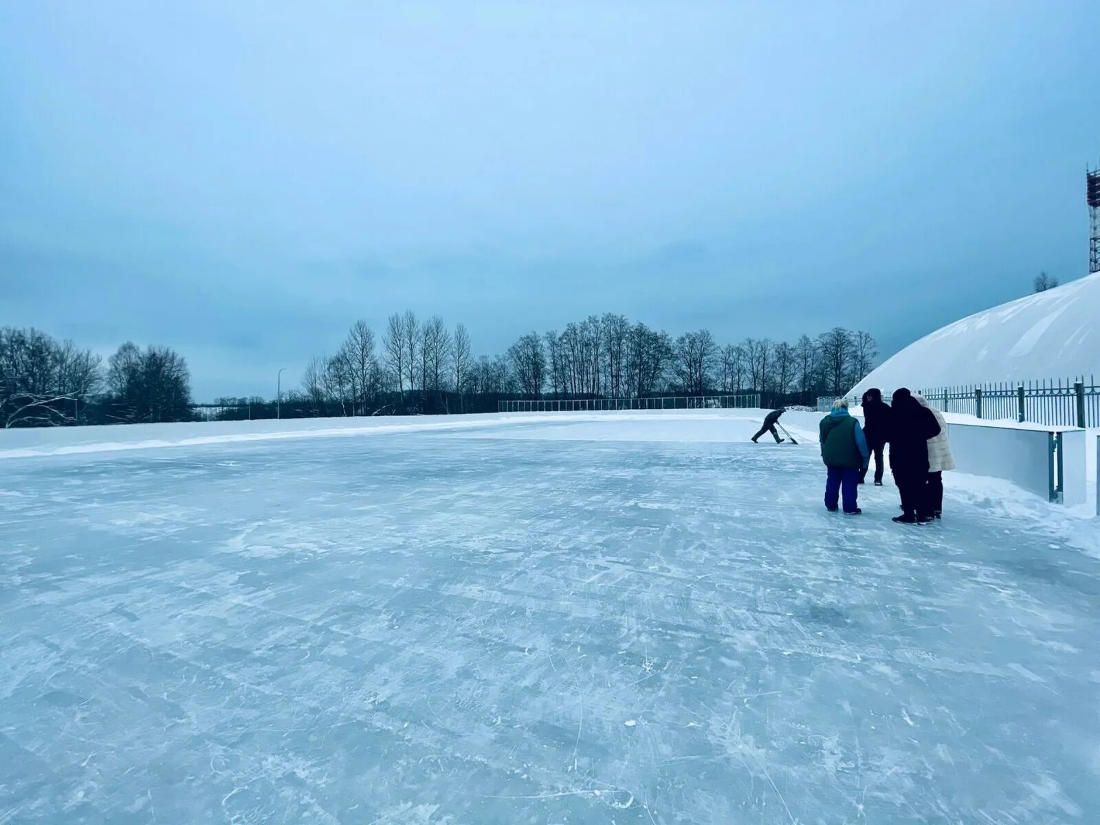 каток парк фурката. архангельск петровский парк новый год. петровский парк архангельск каток. каток янино в янино. каток в янино.
