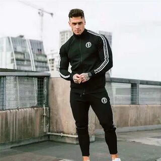 Парни в спортивках