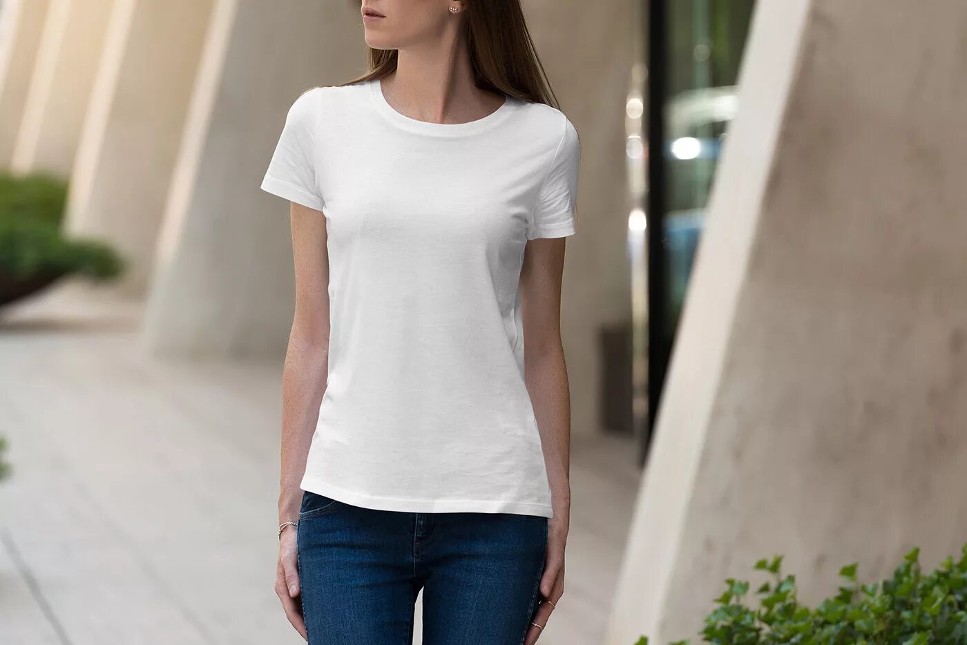 Uniqlo футболка оверсайз. девушка в белой футболке. образы с белой футболкой. "детская белая футболка". Triumph арт.