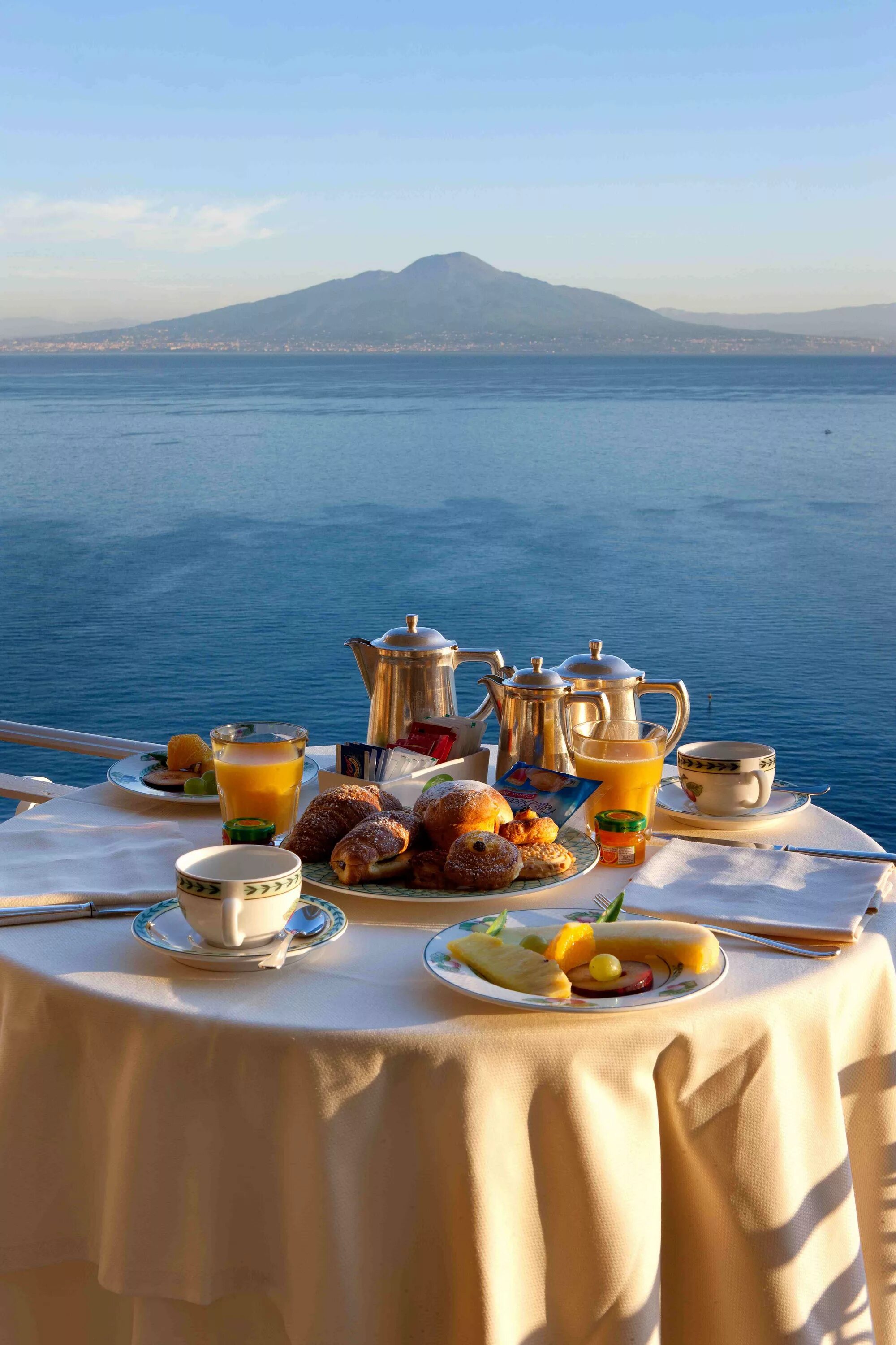 Красивый завтрак. Завтрак в постель любимому. Красивый завтрак. Вкусный и красивый завтрак. Breakfast in he morning.