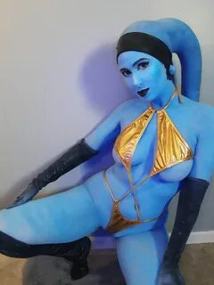 Slideshow sexy twi lek cosplay.