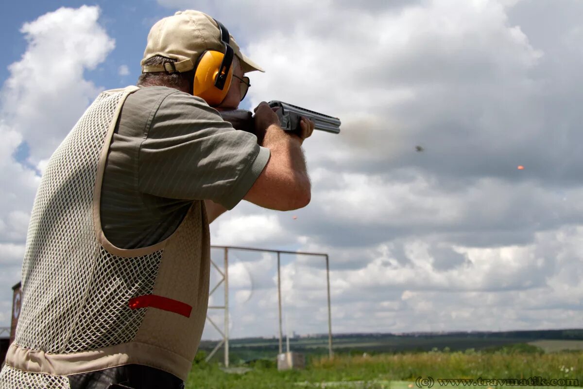 Тактическая стрельба ipsc. Пулевая стрельба мп 60сс. Стрельба из винтовки. Спортинг стендовая стрельба. Практическая стрельба ipsc пистолет.