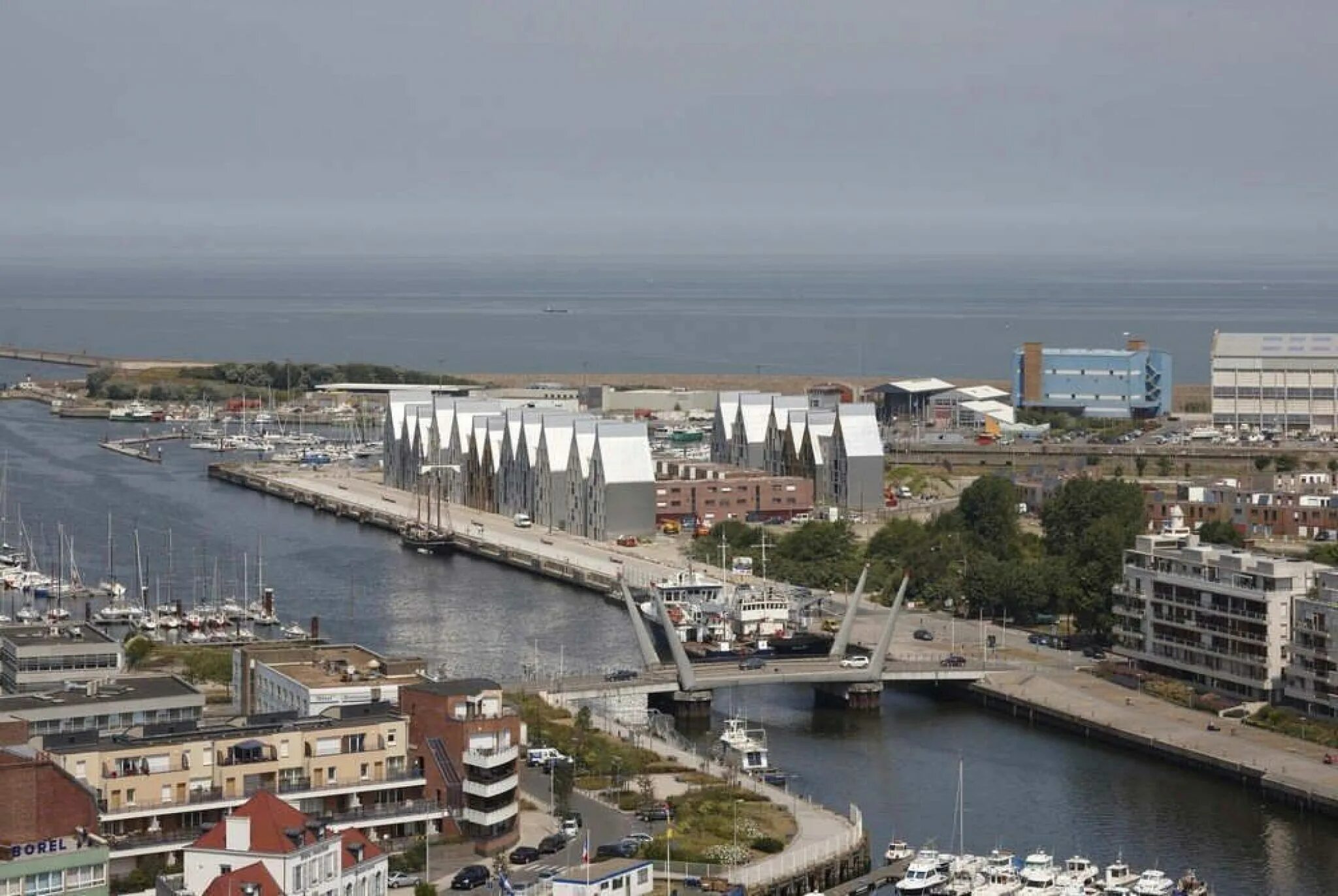Дюнкерк город. Dunkerque Франция. Порт Дюнкерк Франция. Дюнкерк фото города. Дюнкерк Бельгия.