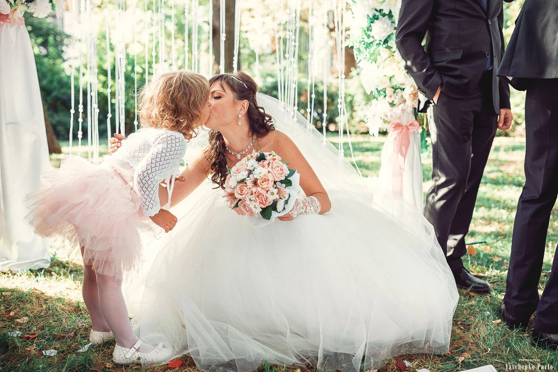 Family wedding. Павлов Фэмили свадьба. Модная семья. Новобрачная семья. Невесты Фэмили Строкес.