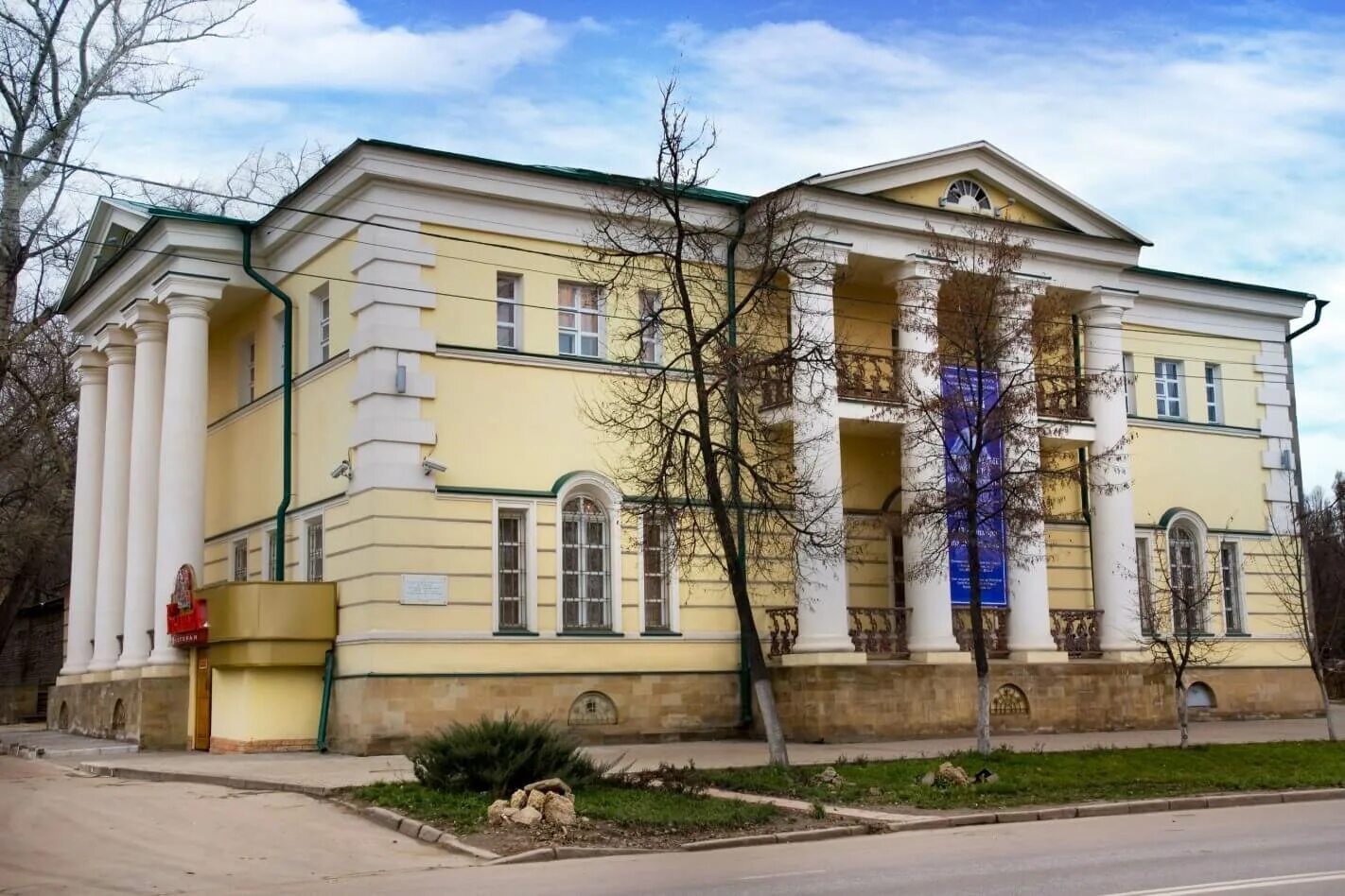 Музеи города липецка. Липецкая областная картинная галерея. Липецкий областной художественный музей. Липецкий областной художественный музей, липецк. Художественный музей липецк.