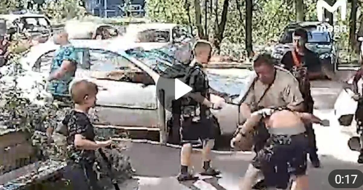 Сосед избил соседа битой фото. Чп житель сахалина избил 12 летнего ребенка. Подростки избили тренера по боксу. Самбо дети. Подростки избили тренера по боксу.