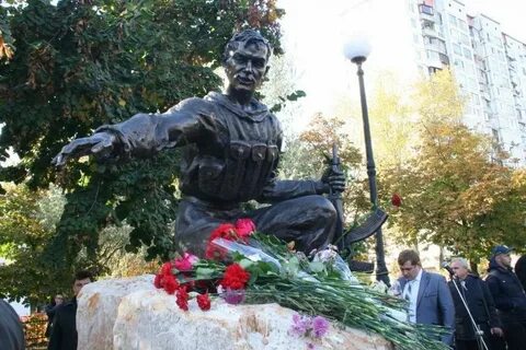 В киеве поставили памятник