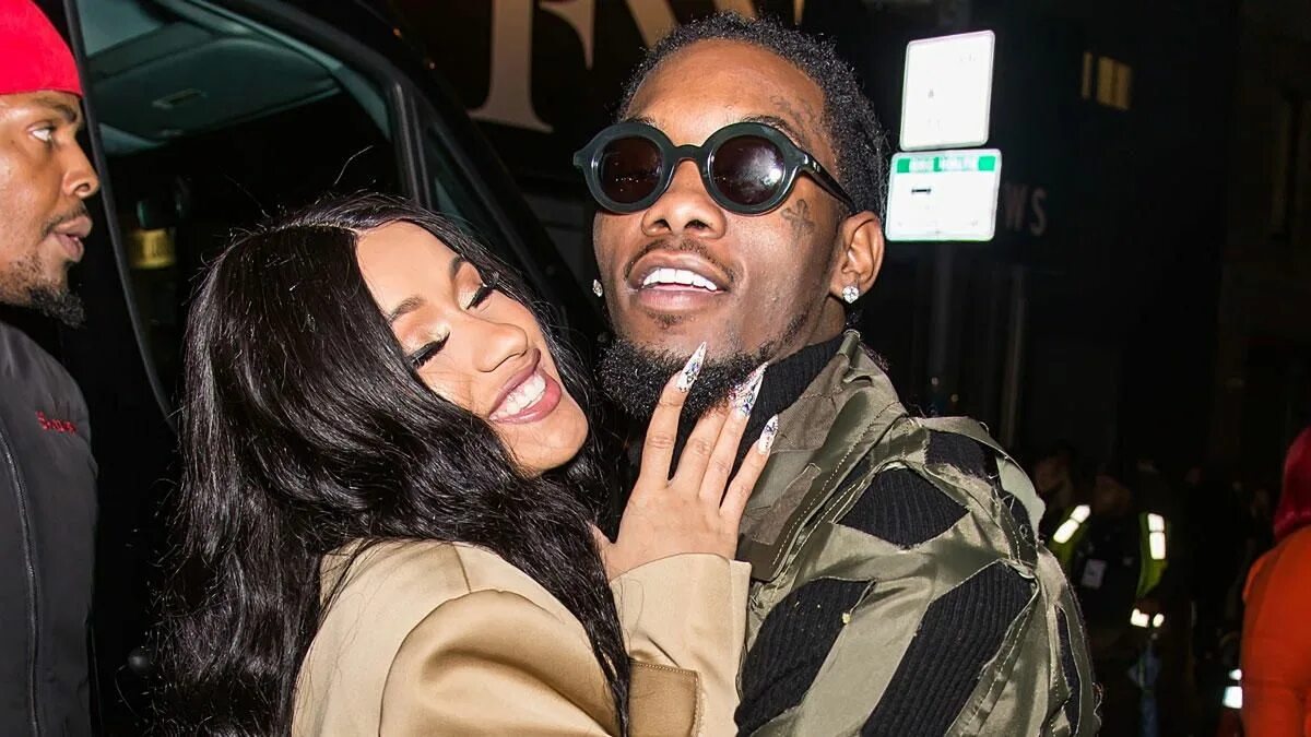 Рэпер дмх и жена. Жена американского рэпера. Kanye west kim kardashian. Cardi b offset. Карди би.
