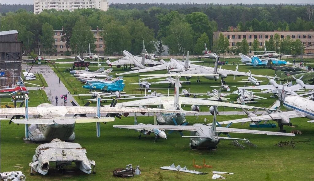 Музей авиации в санкт-петербурге. Музей военной техники в монино. Музее авиации и космонавтики монино вертолет. Музей ввс в монино. Аэродром монино музей.
