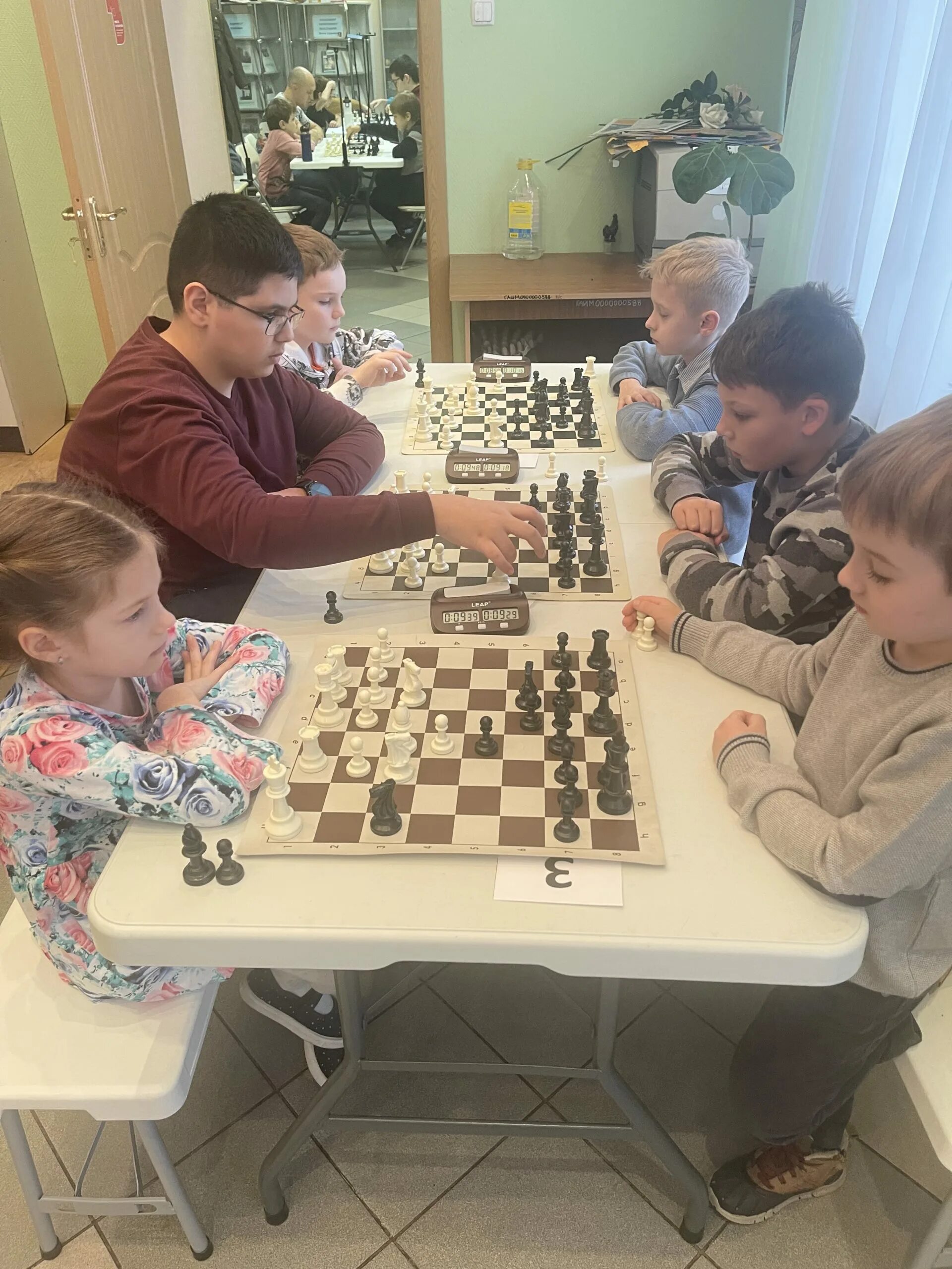 Турнир moscow open шахматы. Турнир по шахматам. Двор 90 шахматы. Московская область шахматы. Московская область шахматы.