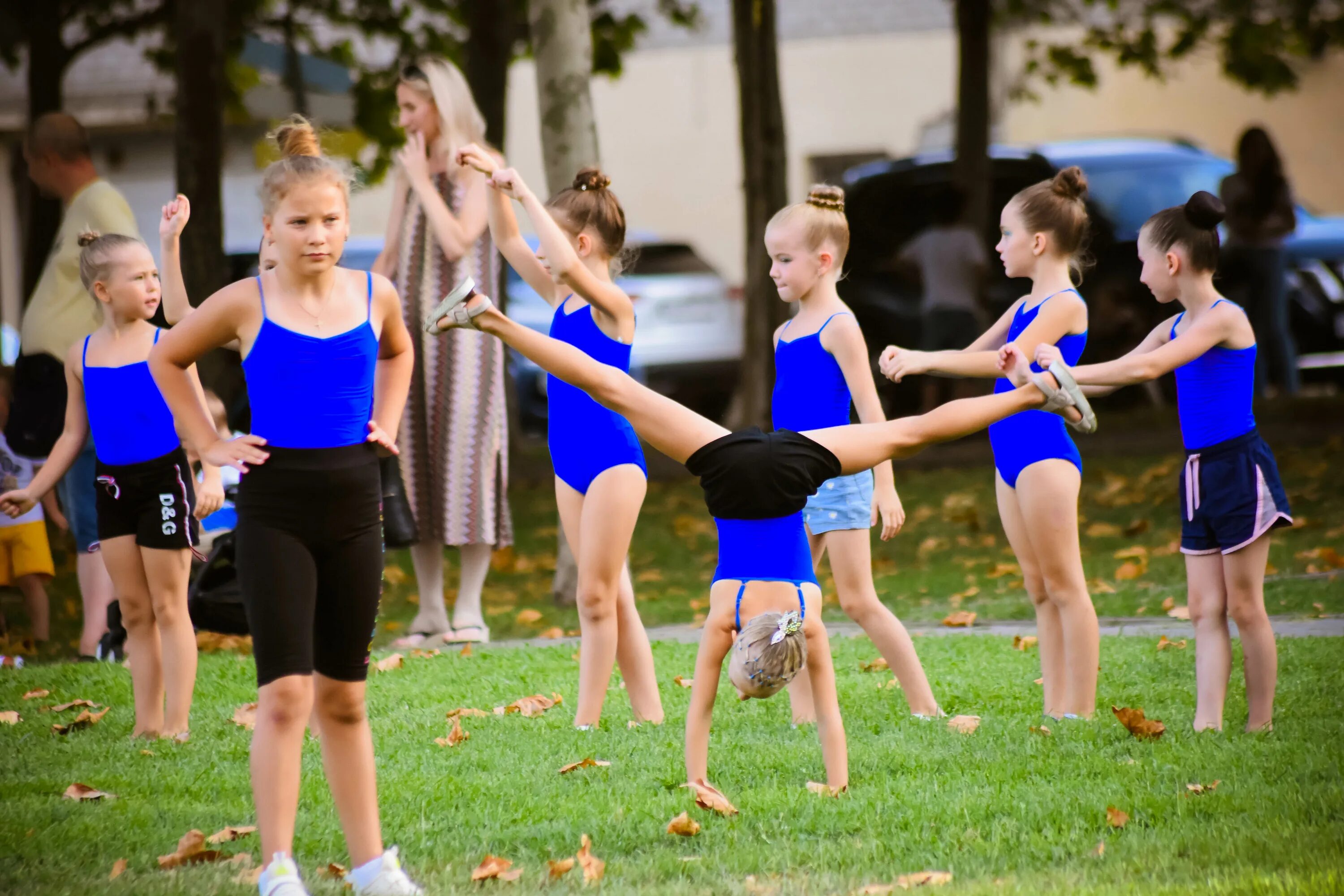 Подростки легкоатлеты. Спортивная молодежь. Юношеский спортивный лагерь арена нижний новгород фото. Юношеский спорт. Легкая атлетика студенты.