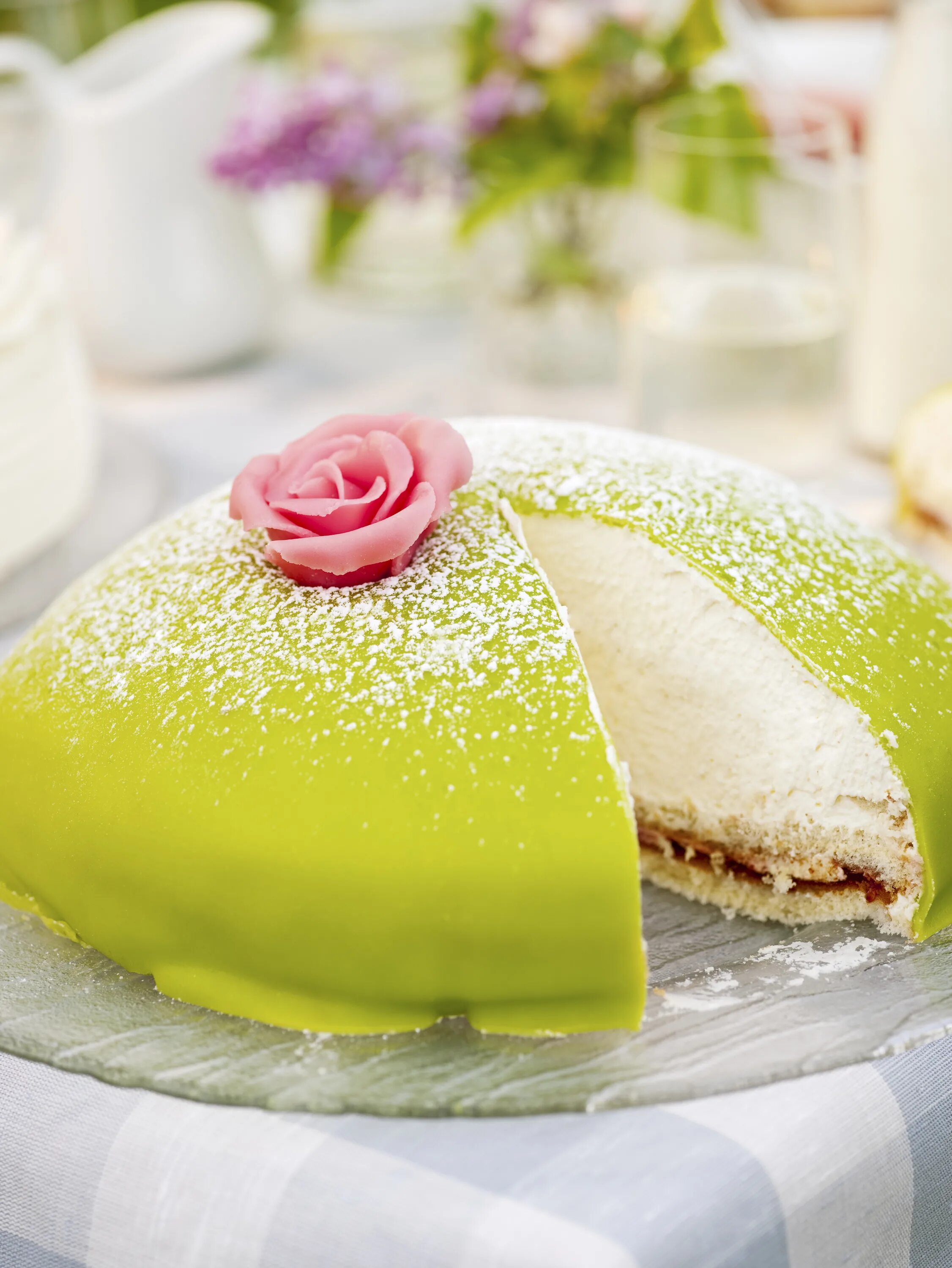 Марципан рецепт в домашних. Prinsesstårta (Princess Cake). Торт принцесса шведский. Торт принцесса Швеция. Торт с марципаном.