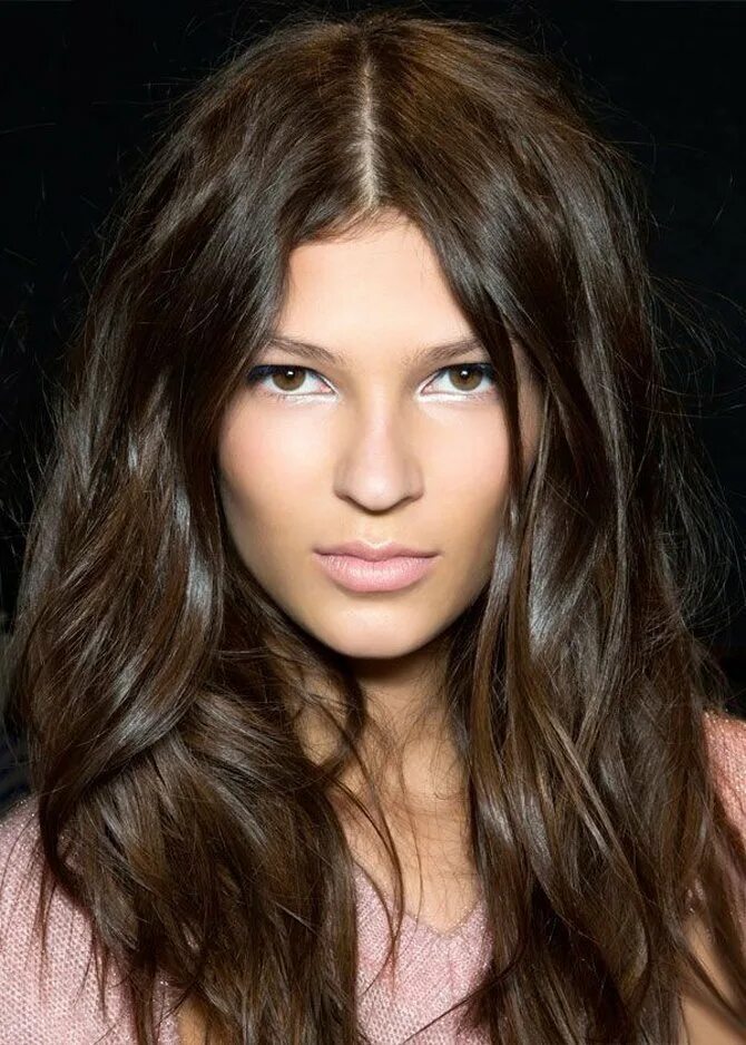 мокко горький шоколад цвет волос. шоколадный цвет идет. паулина вега 2020. темный мокко. каштаново русый цвет волос.