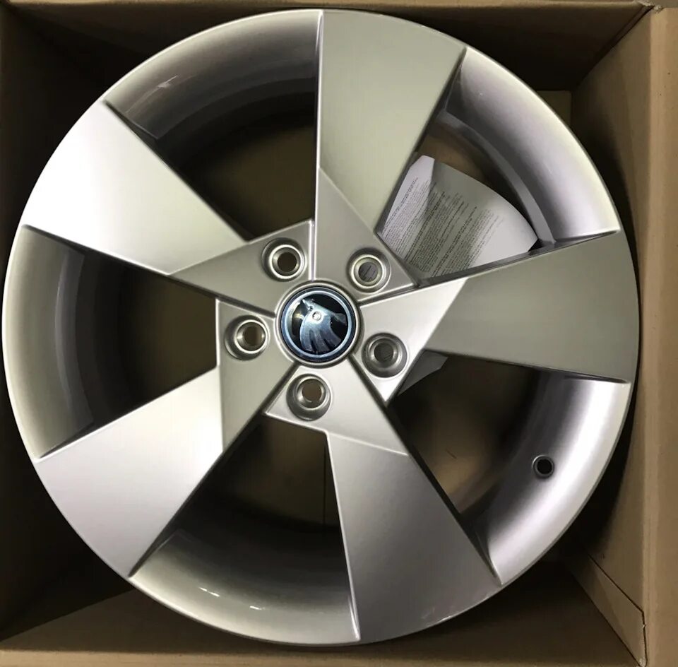 Диски фольксваген r17 canyon. 1 et40 white. Slik r15 4x98. Slik revolution r17. Диски 17 самара.