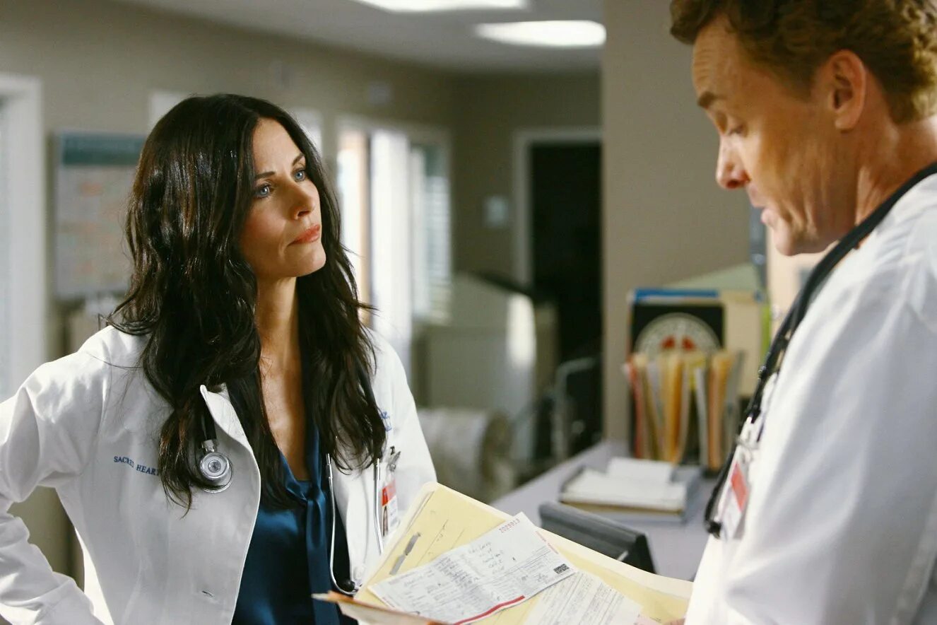 Scrubs watch. Scrubs мэдокс. кортни кокс в анатомии страсти.