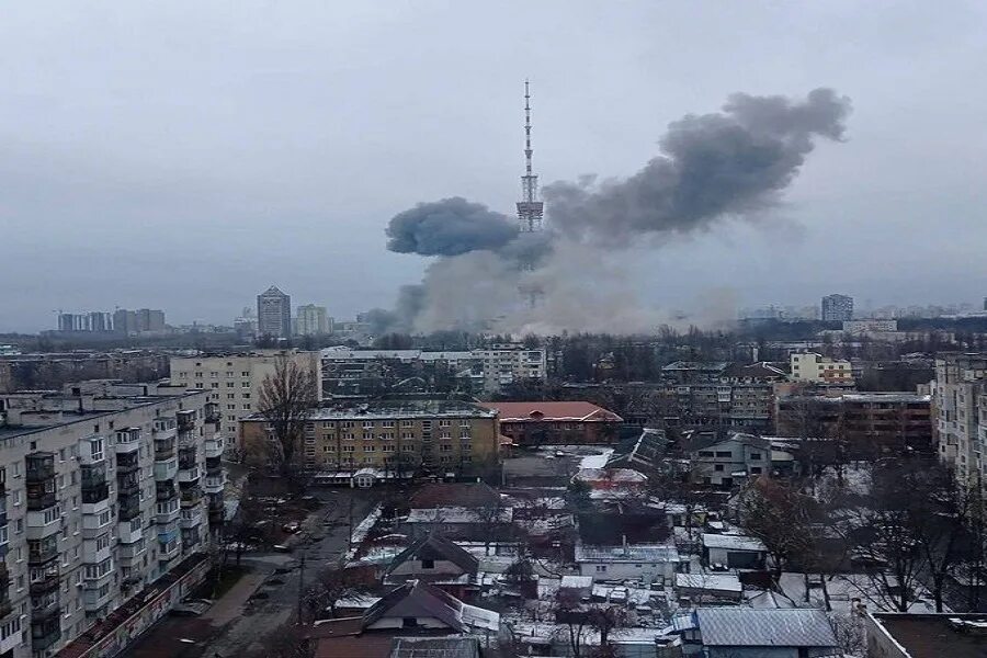 Сбу в киеве разбомбили. Центр Киева бомбят. Взрывы в Киеве. Центр Киева сейчас.