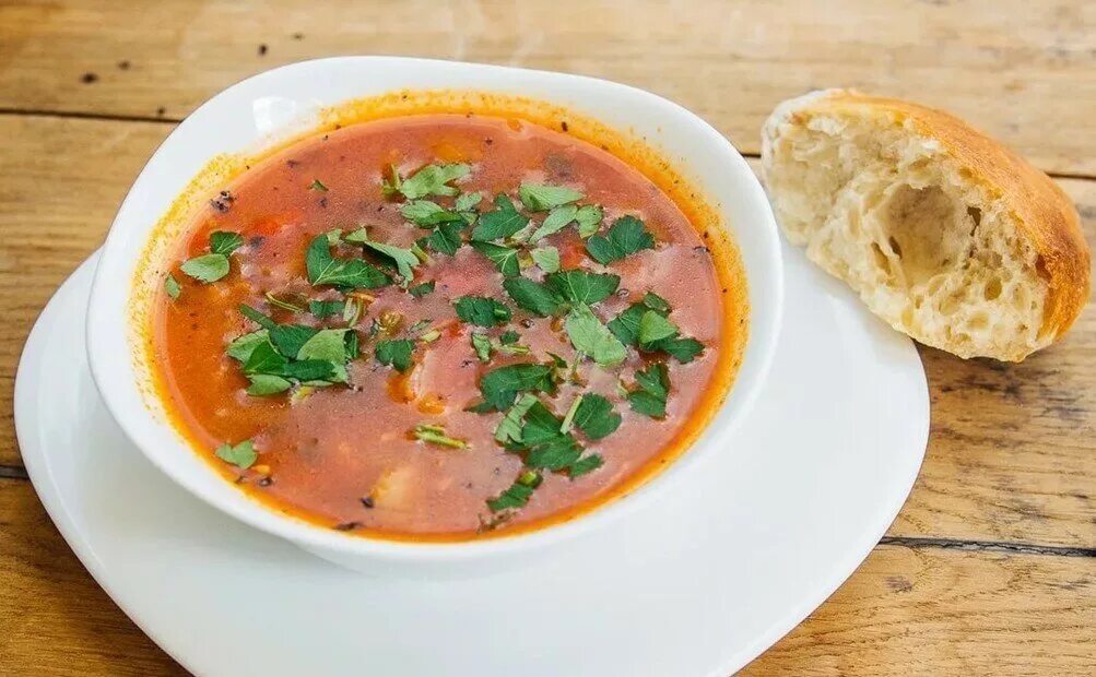 Харчо простой рецепт. Грузинский суп харчо. Суп рисовый харчо. Острый суп харчо. Армянский суп харчо.