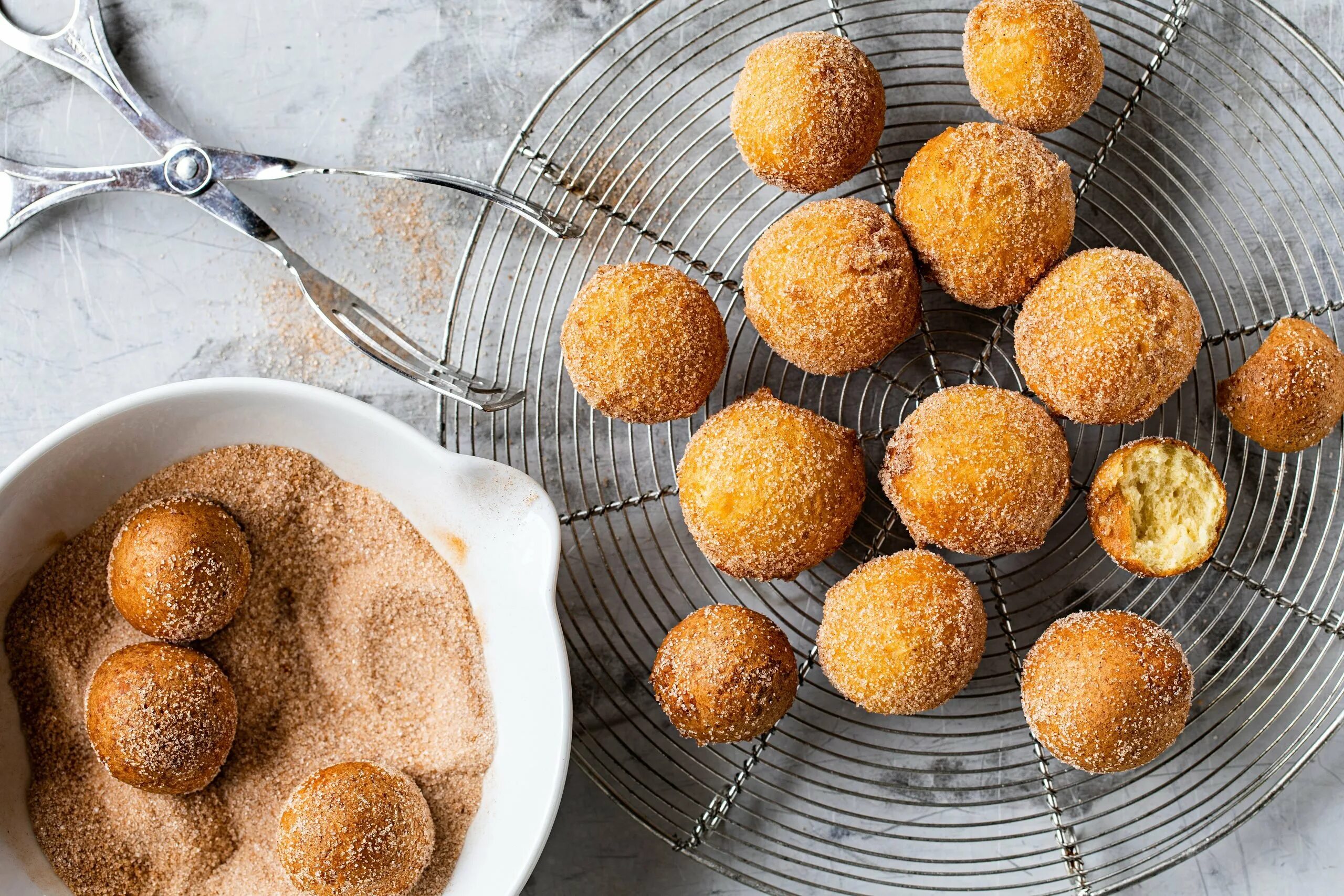 Закуски во фритюре. Сырные шарики жареные. Ананас в кляре. Фритюрница для кастрюли 20см. Печенье во фритюре.