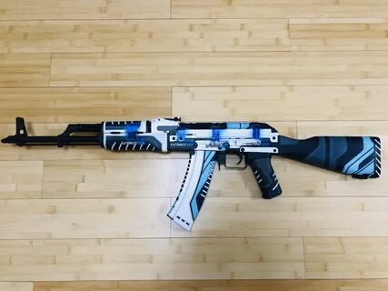 Titan holo 2014