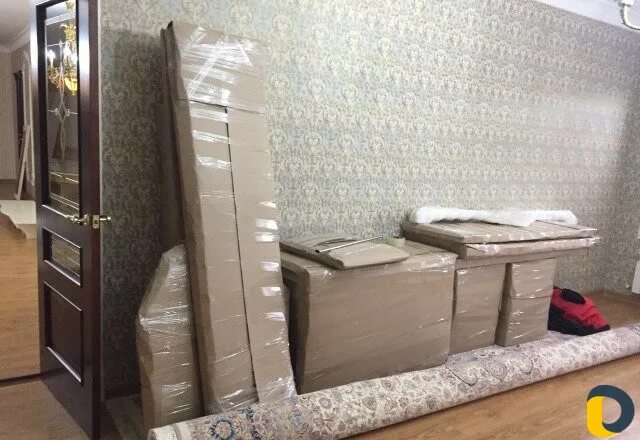 Демонтаж упаковка. Упаковка мебели. упакованный диван. упаковка дивана. упаковка корпусной мебели.