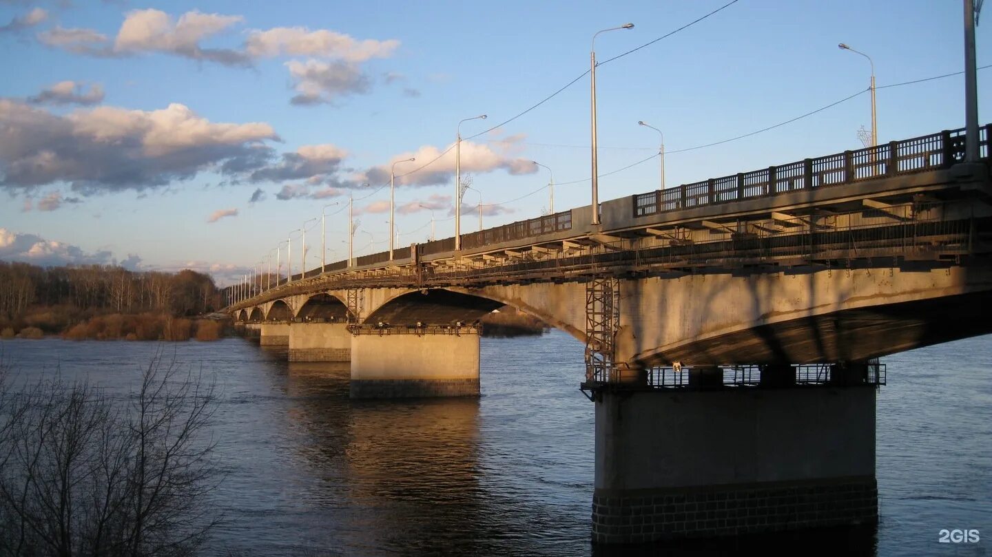 Мост через реку вятка. Старый мост через вятку киров. мост через реку вятку киров. река вятка слободской. город киров река вятка.