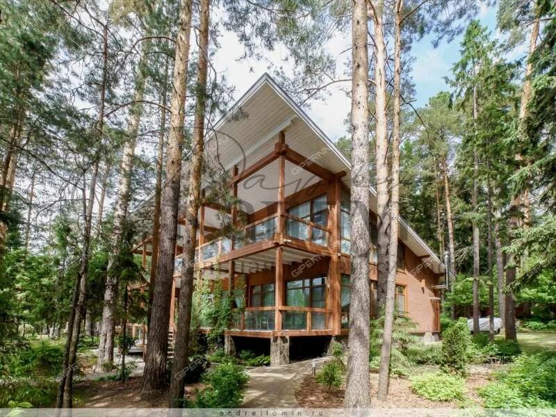 Форрест хаус екатеринбург. Домик на горе у моря. Форрест хаус екатеринбург. Коттедж горьковское море. Турбаза чайка нижегородская область.