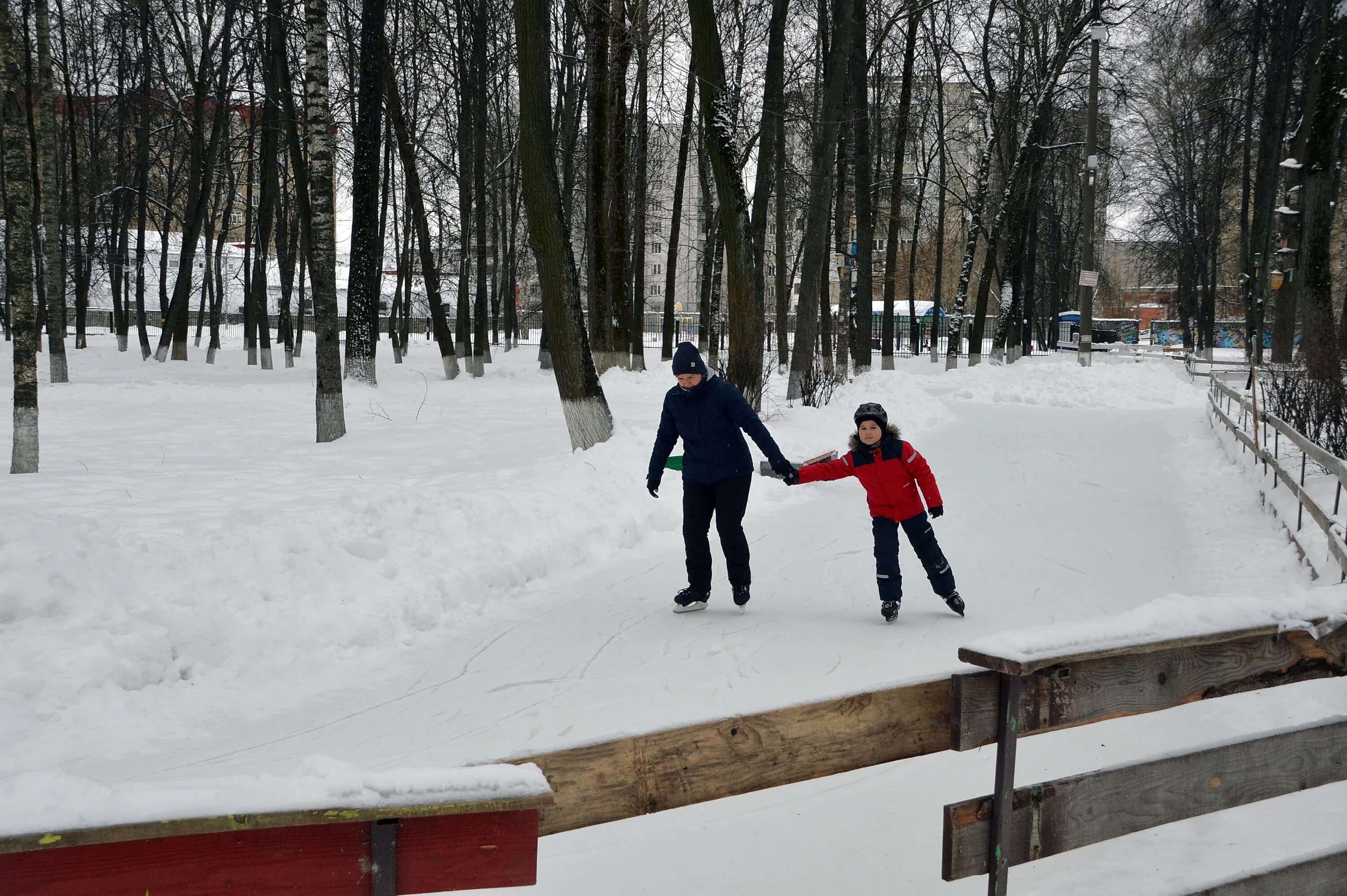 Катание тверь. Каток бобачевская роща тверь. Каток ддм тверь. Каток юбилейный тверь. Каток на ипподроме тверь.