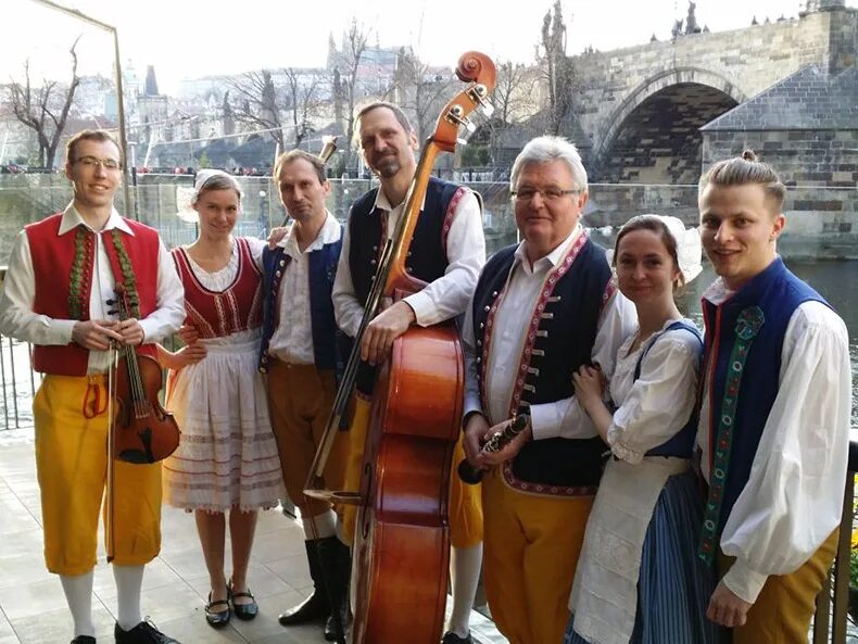 Смешные чешские слова. Чехов высказывания. Чехи говорят. Чешский язык учить. Заголовок про чехова.